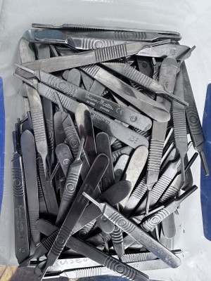 swann morton used 3 scalpel blade handles
